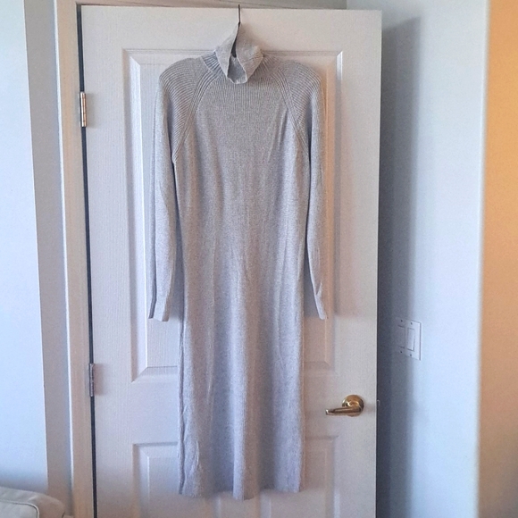 Kensie gray turtleneck dress in size medium - Picture 2 of 6